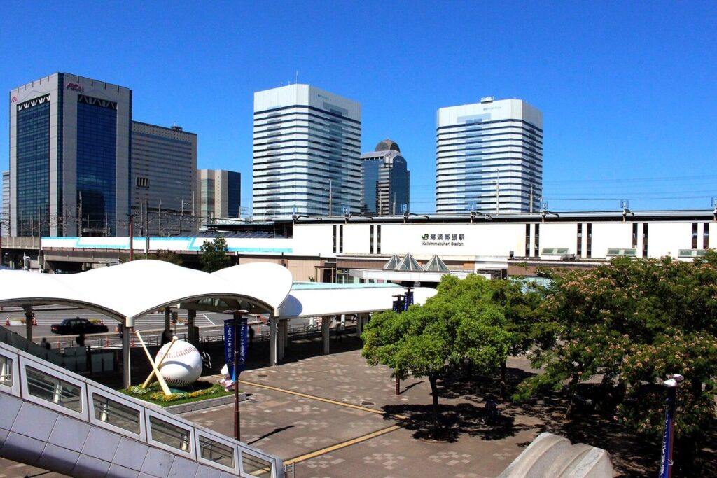海浜幕張駅