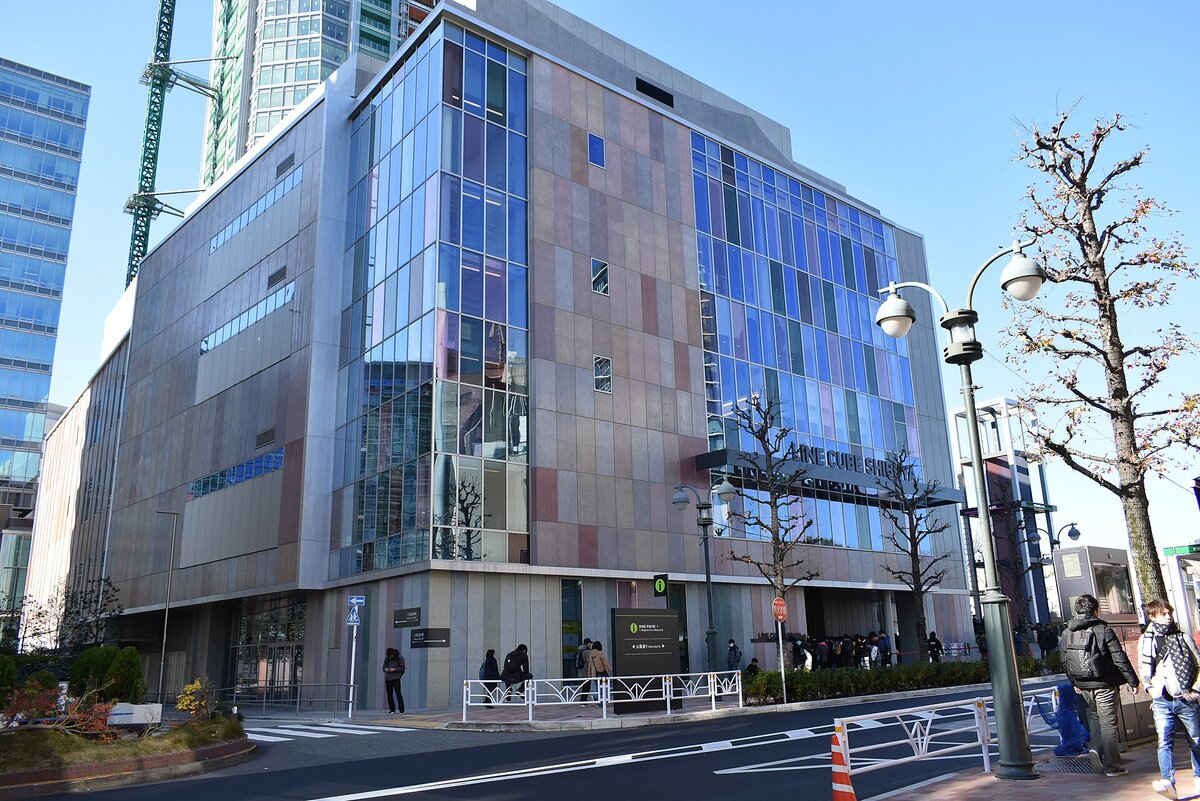 LINE-CUBE-SHIBUYA